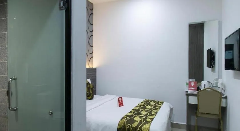 Oyo 223 D' Metro Hotel Shah Alam